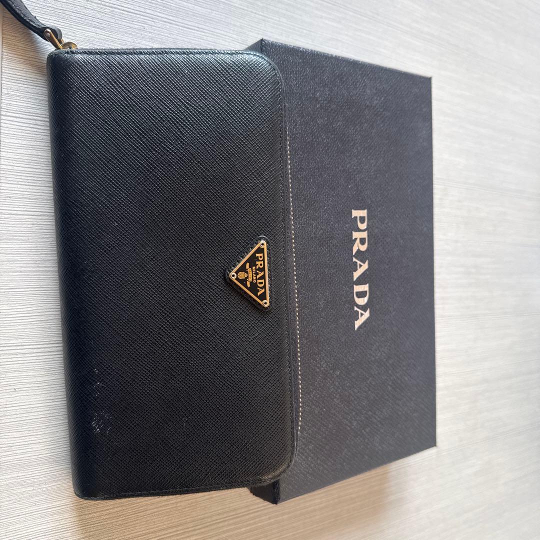 PRADA ブラックレザー長財布