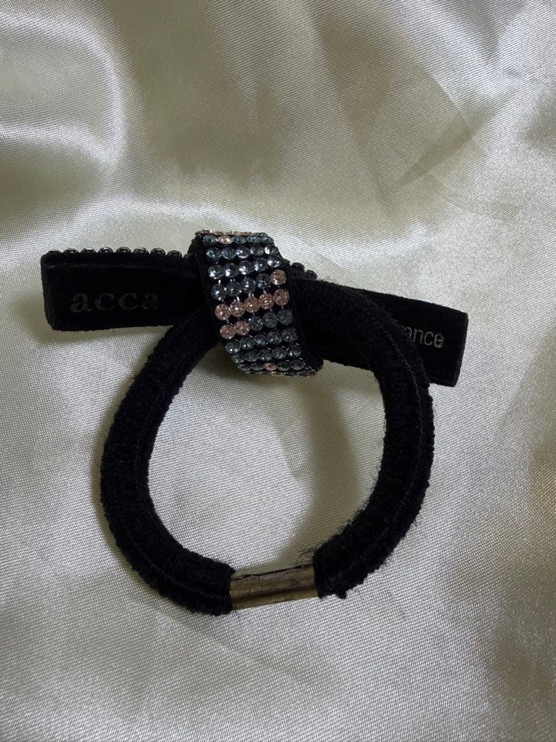 acca ビジュー付きヘアゴム