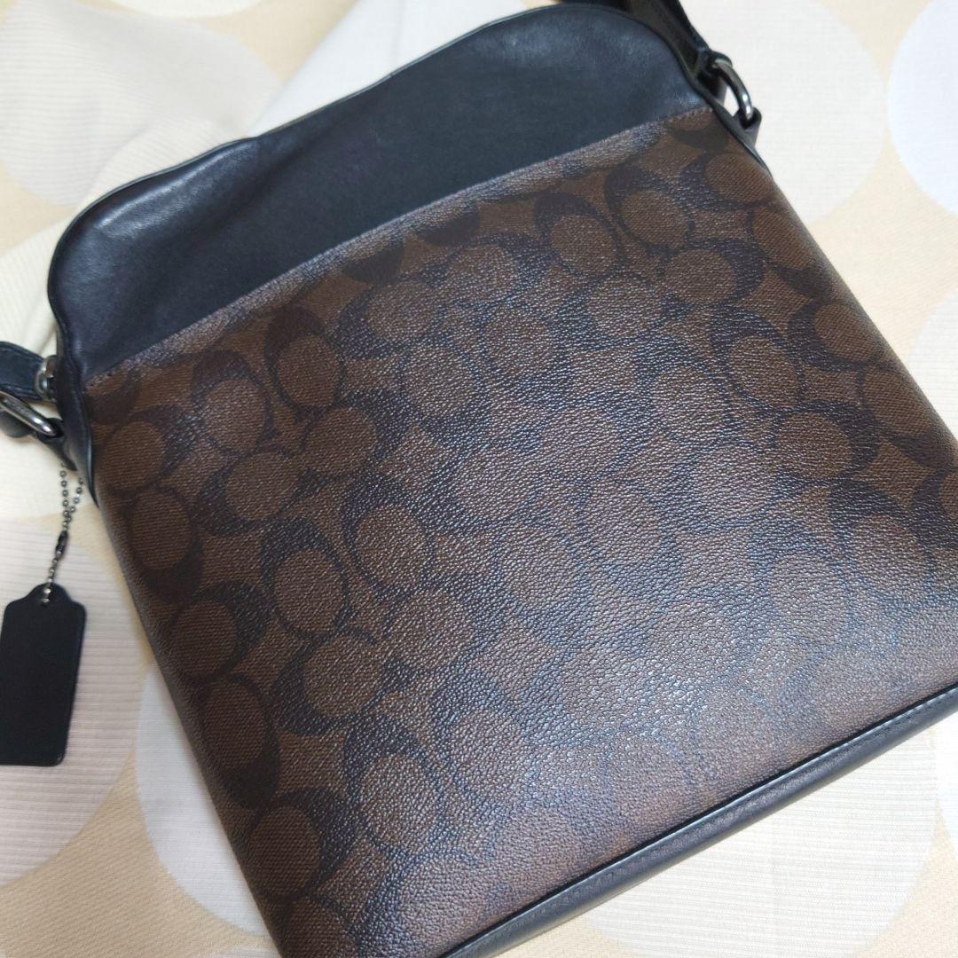 お値下げ致します！COACH　メンズ シグネチャー　ショルダーバッグ
