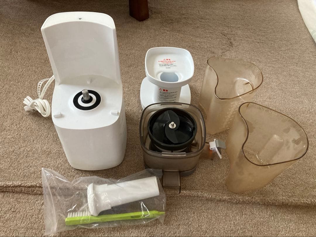 HUrom slow juicer モデル名HQ