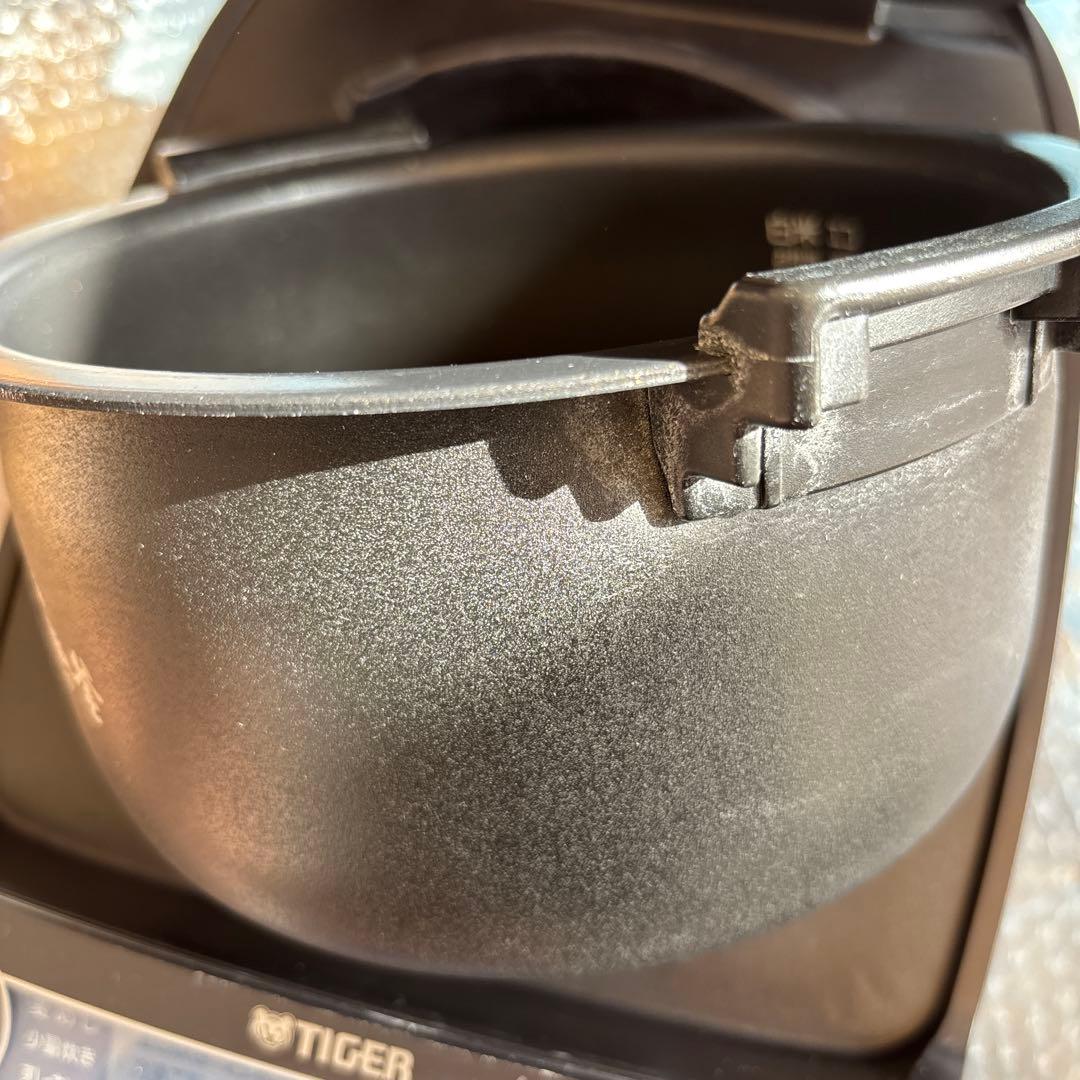 [本日まで]TIGER 土鍋ごはん釜 ブラック　5.5合　圧力IH 説明書付き