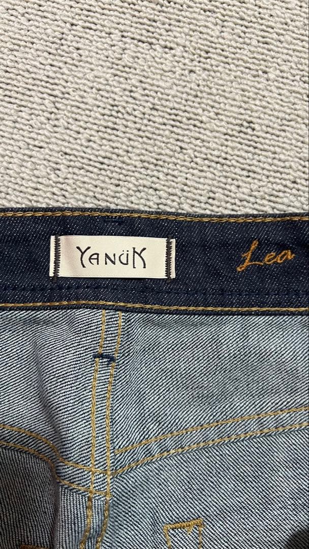 YANUK ダークインディゴ ストレートデニム