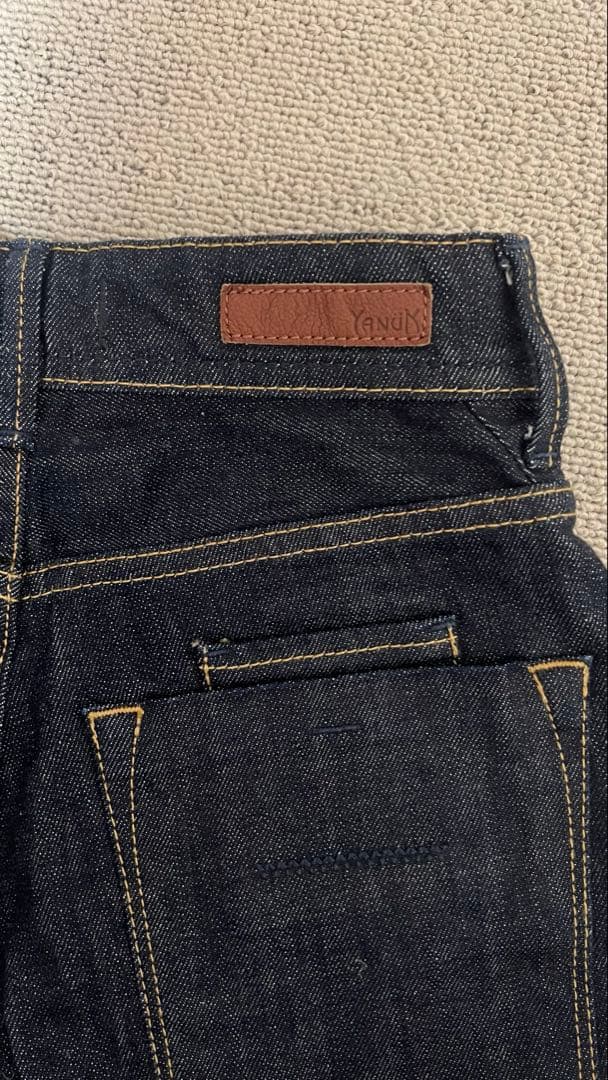 YANUK ダークインディゴ ストレートデニム