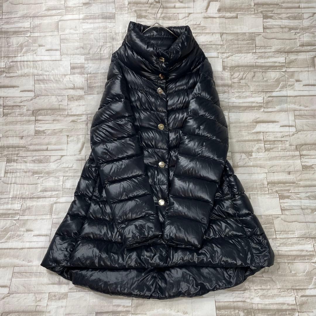 【良品】ヘルノ★軽量　ダウンコート　Aライン　濃いネイビー　ゴールドボタン　40
