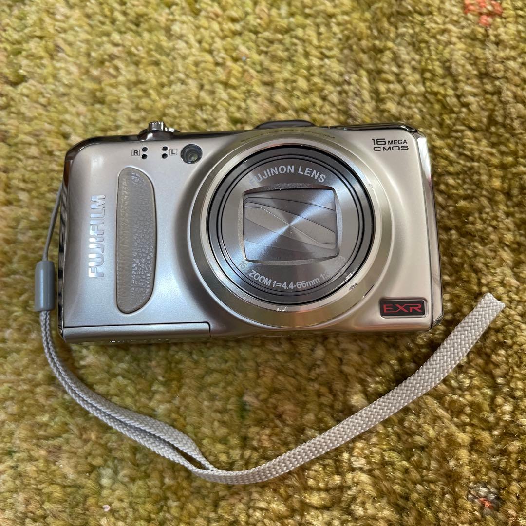 Fujifilm FinePix F550 EXR シルバー