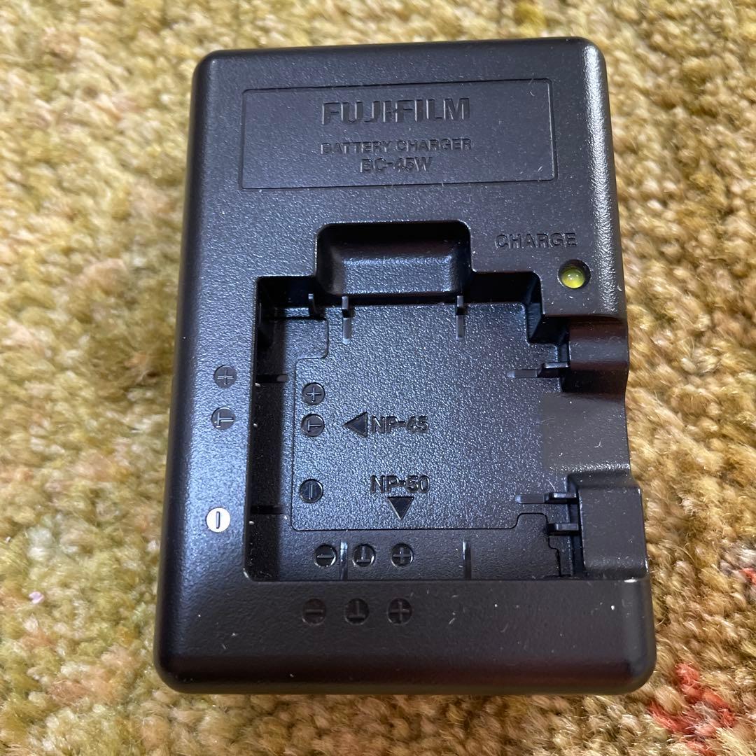 Fujifilm FinePix F550 EXR シルバー