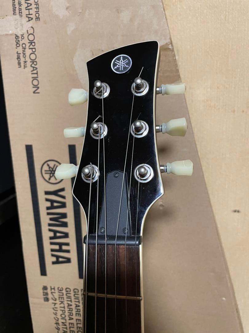 ギター YAMAHA REVSTAR RSS02T