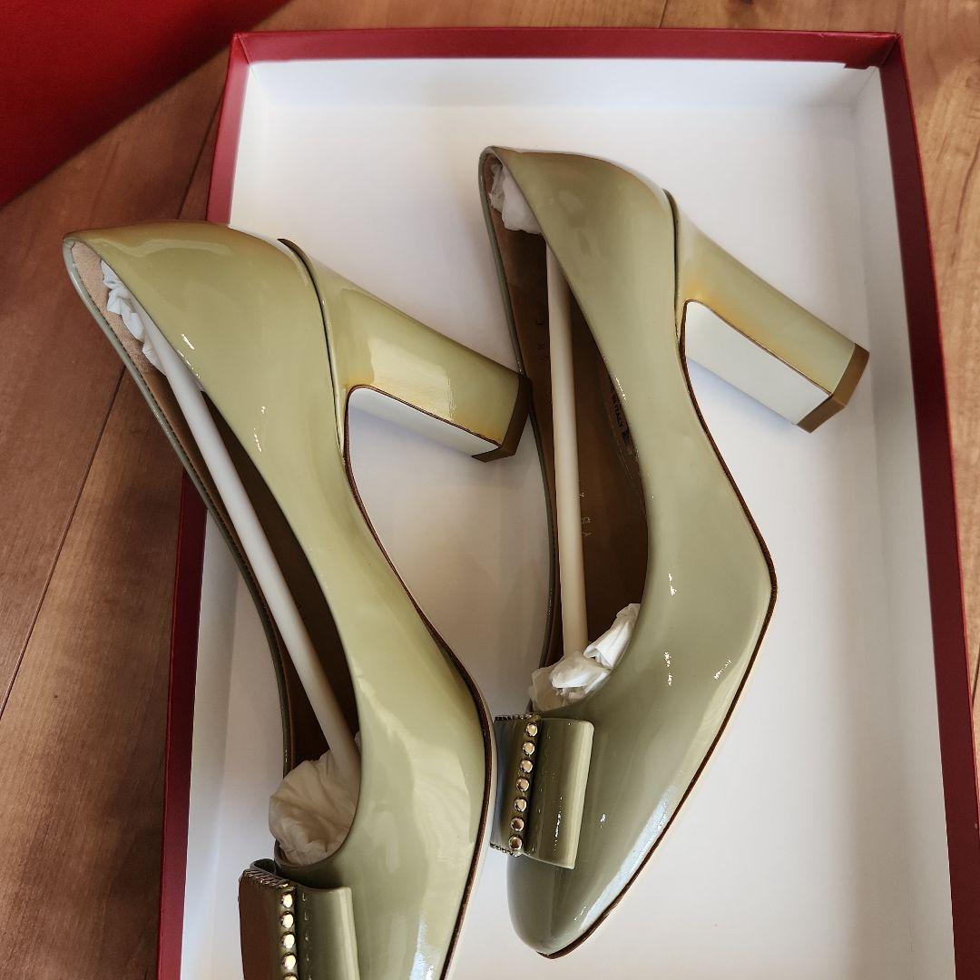 フェラガモパンプス23センチ