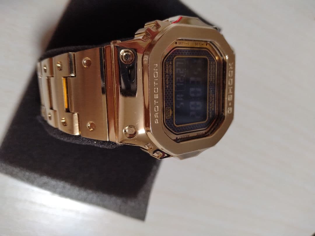 【最終価格】（62）G-SHOCK　フルメタル　GMW-B5000 ゴールド