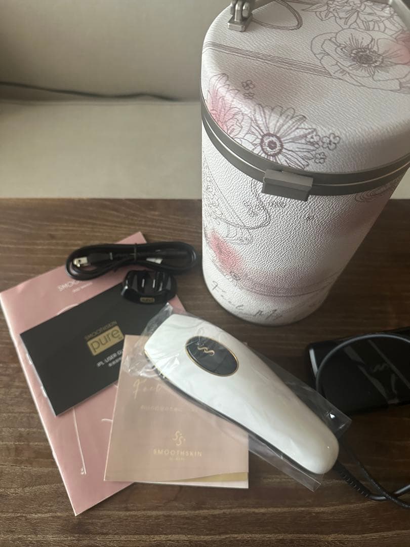 スムーズスキンpurefitホワイト家庭用光脱毛器　ホワイト ⭐︎未使用