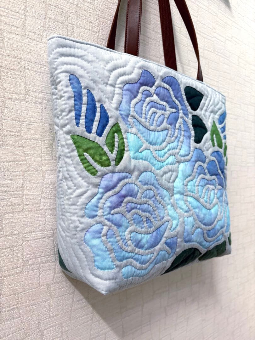 ハワイアンキルトトートバッグ　　　　　　　　バラ♡ アイスグレー