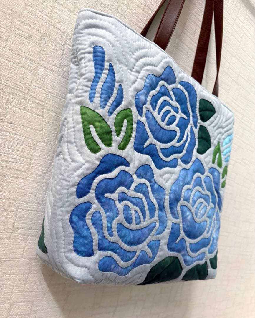 ハワイアンキルトトートバッグ　　　　　　　　バラ♡ アイスグレー