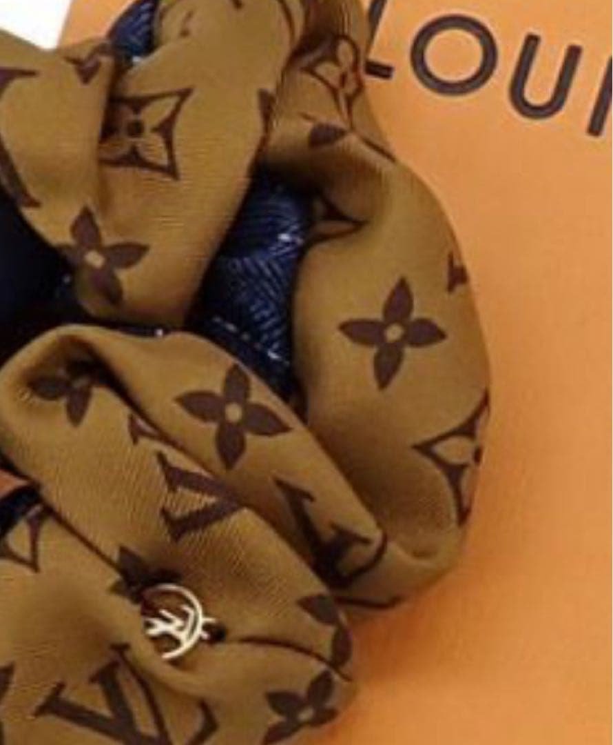 LOUIS VUITTON ルイ・ヴィトン シルク ビーマインドフル シュシュ