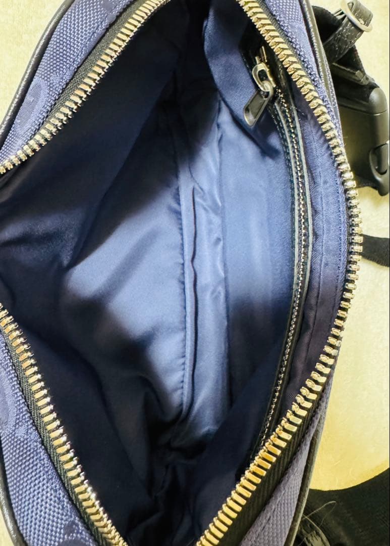 GLOW様★GUCCI グッチ　オフザグリッド　GGパターン ボディバッグ