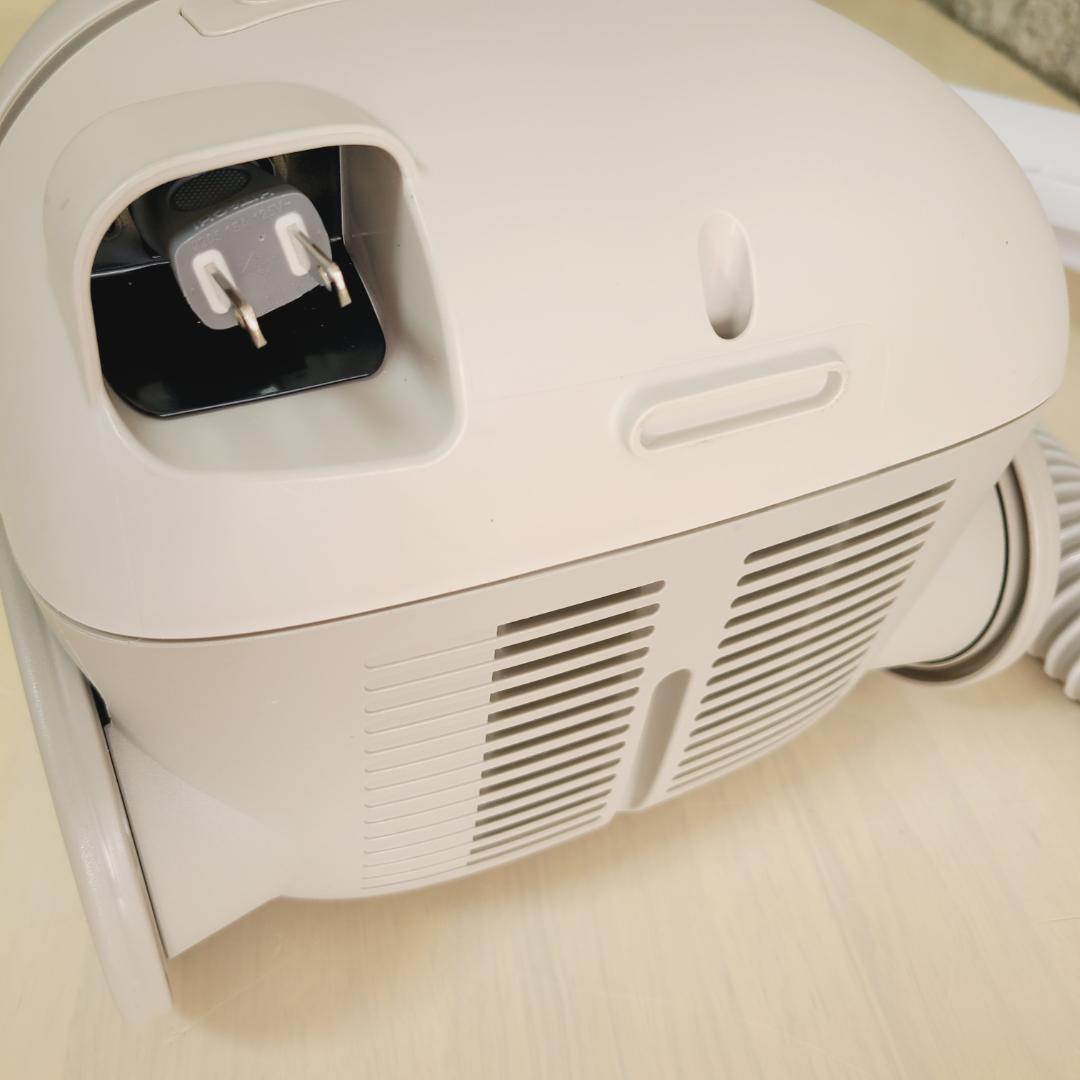 【美品】2025年製 日立 紙パック式クリーナー かるパック CV-KP90M