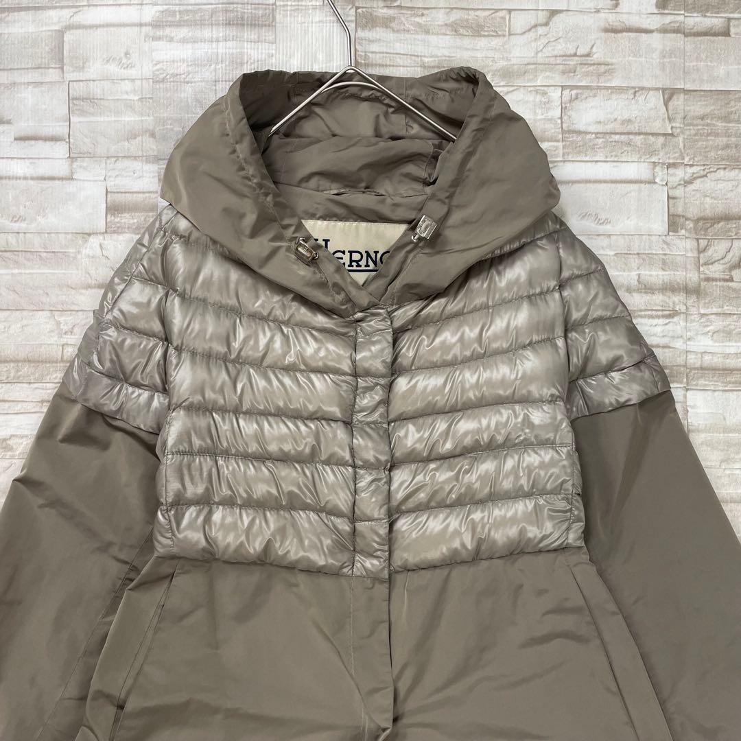 【美品】ヘルノ★異素材切り替え　ダウンコート　フード　グレージュ　大きめサイズ