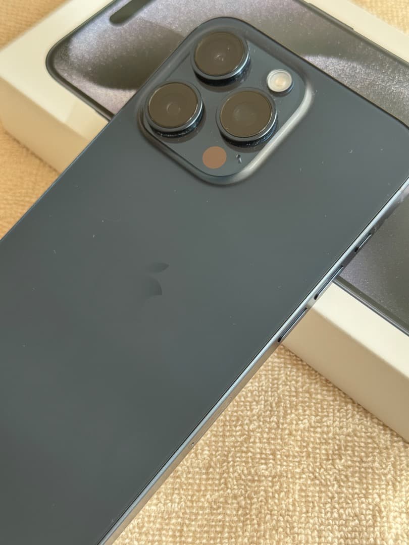 iPhone 15 Pro Max ブルーチタニウム　256GB SIMフリー