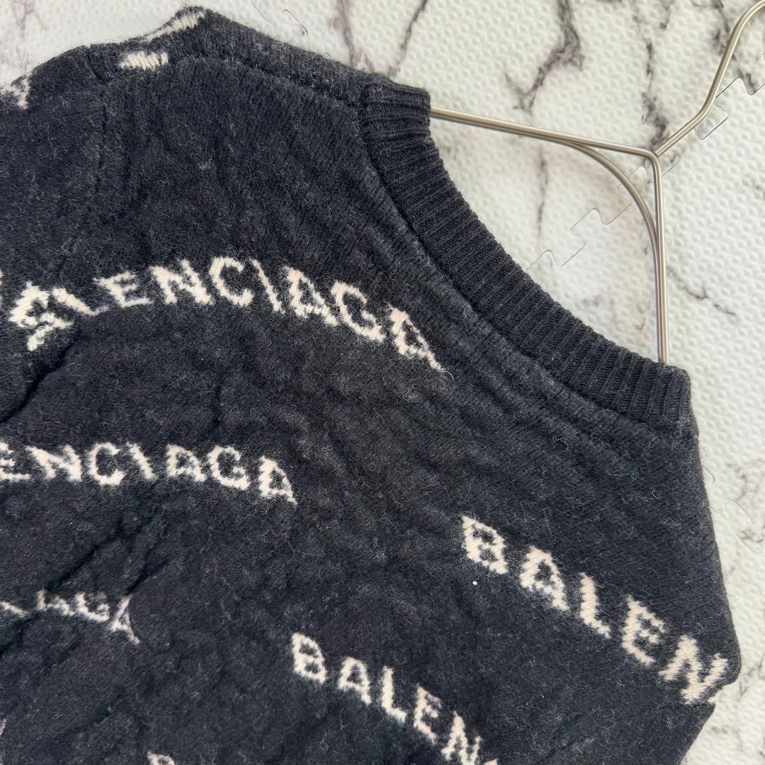 バレンシアガ　ジャガードロゴニット　セーター　クルーネック　総柄　ユニセックス