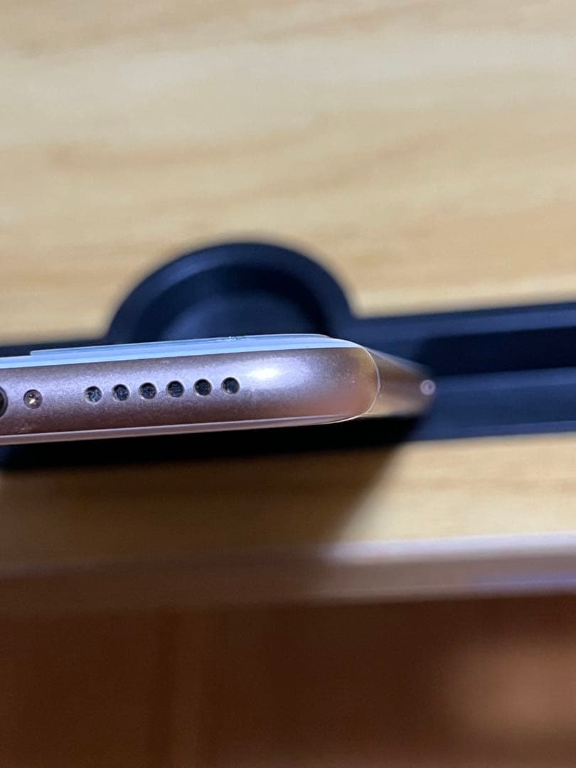 iPhone8 64GB ゴールド SIMフリー バッテリー85%