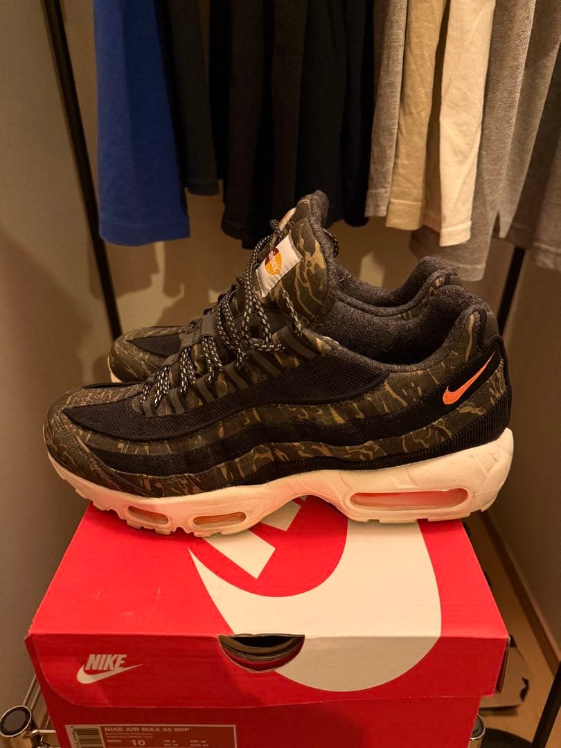 carhartt×NIKE スニーカー　AIR MAX95 箱あり