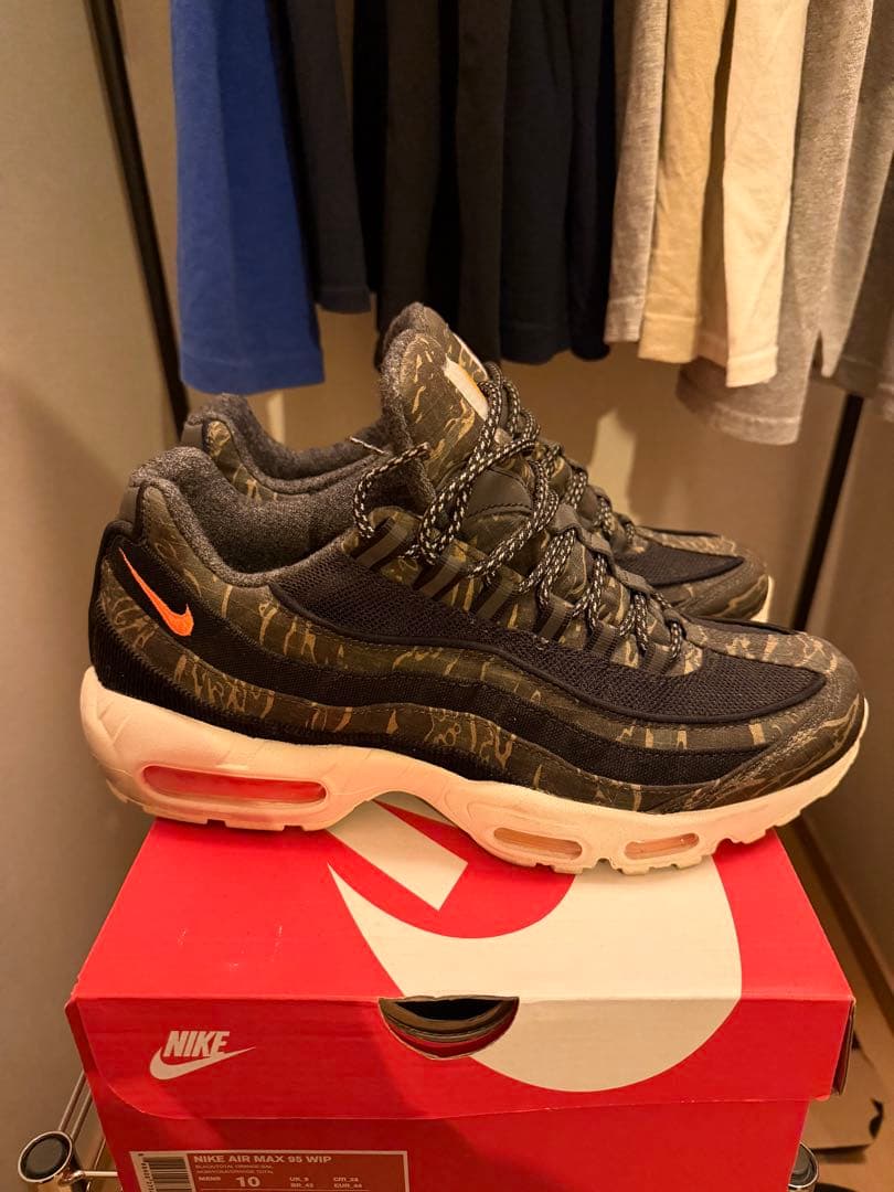 carhartt×NIKE スニーカー　AIR MAX95 箱あり