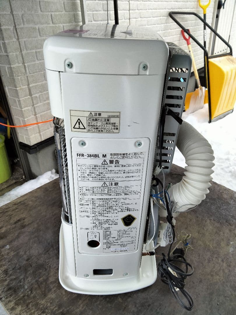 札幌発サンポットFF石油ストーブ！品番「FFR‐384BL」2013年式中古品①