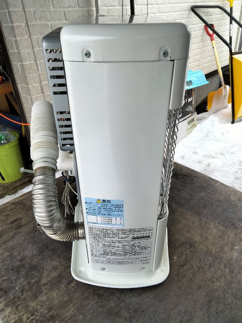 札幌発サンポットFF石油ストーブ！品番「FFR‐384BL」2013年式中古品①