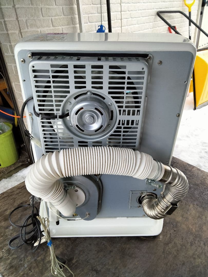 札幌発サンポットFF石油ストーブ！品番「FFR‐384BL」2013年式中古品①