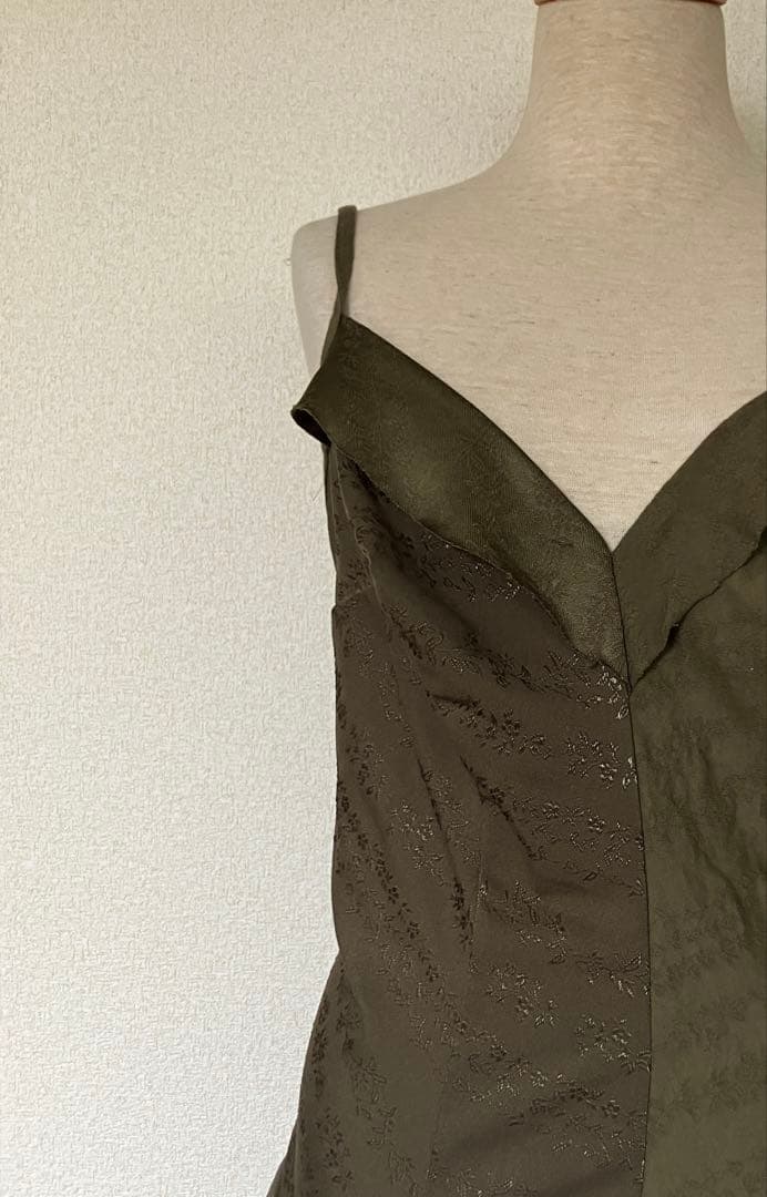 オリーブ Vネック キャミソール