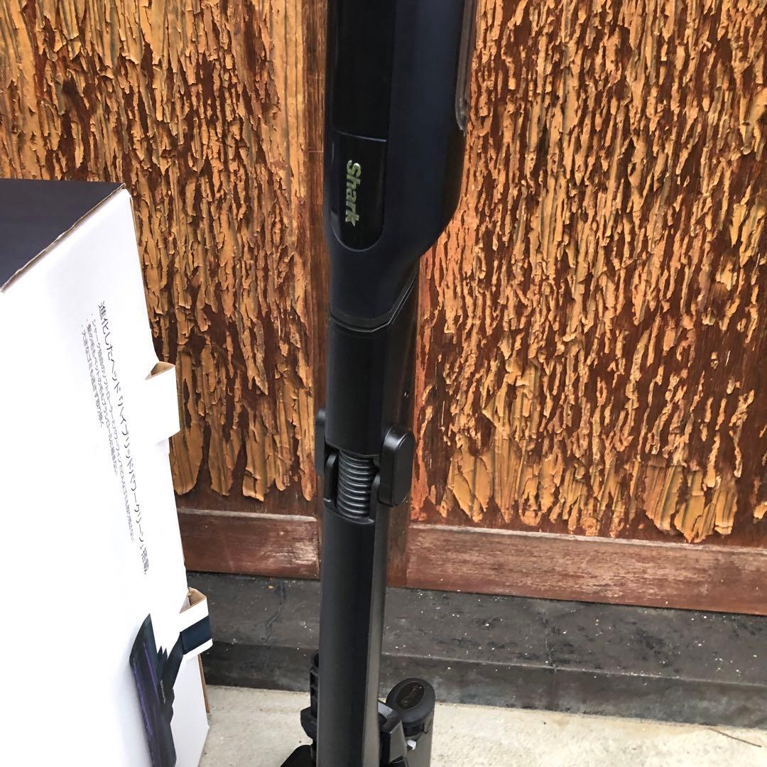 Shark コードレスクリーナー CS651JBL