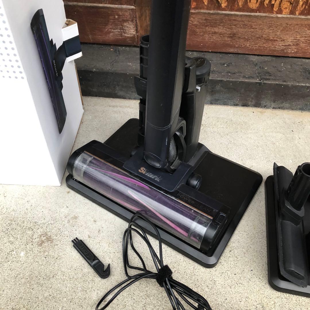 Shark コードレスクリーナー CS651JBL