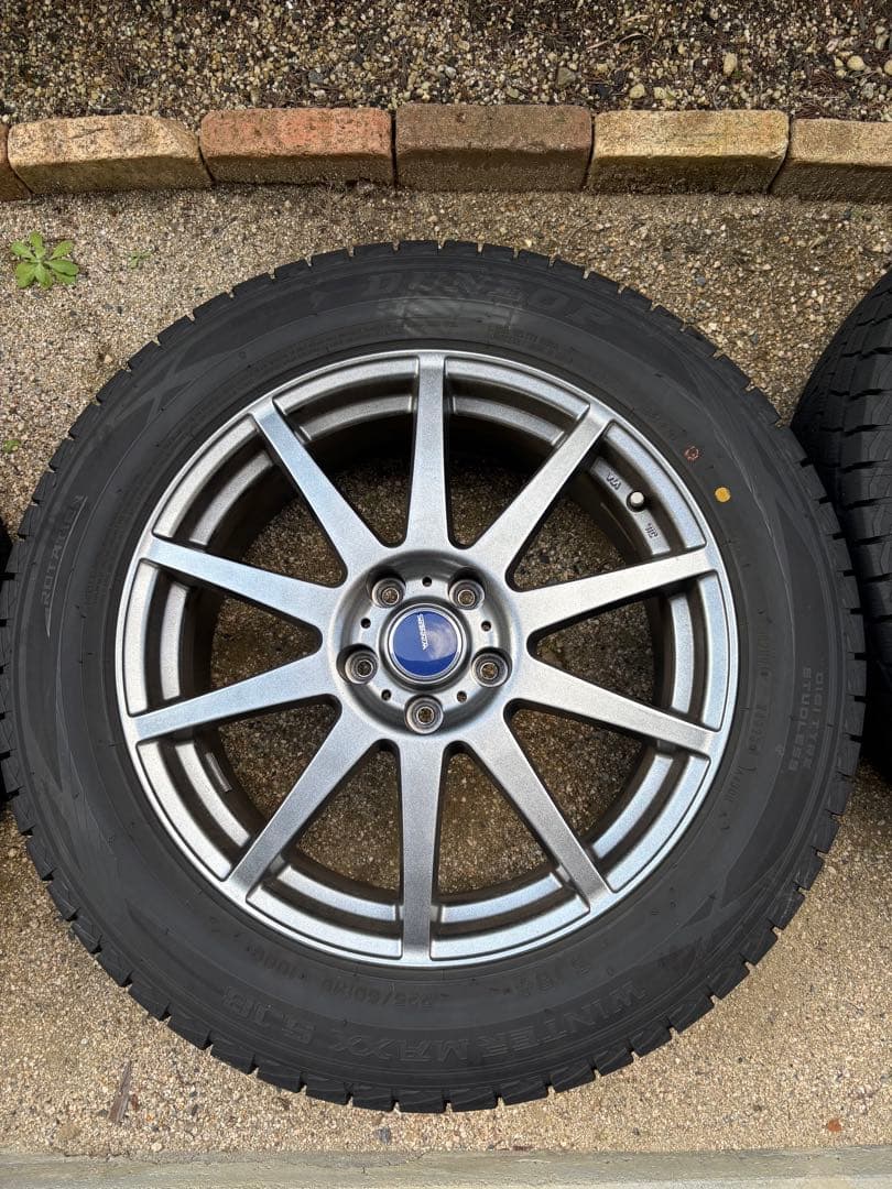 ダンロップ ウインターマックス 225/60R18 スタッドレスタイヤセット