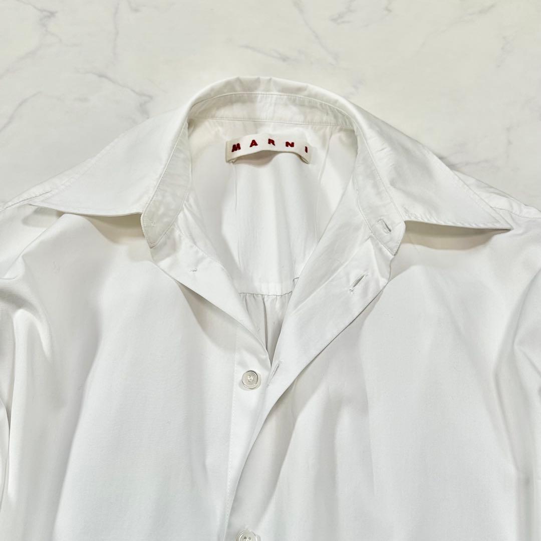 MARNI 2024年製 バックタック ギャザーコットンシャツ 前後ヘム 白38