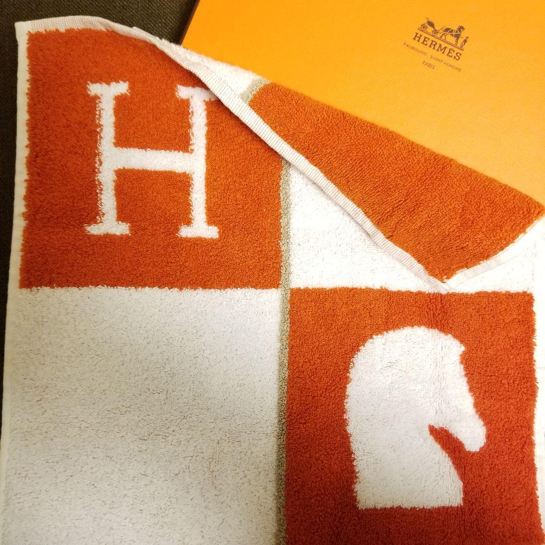 未使用 HERMES カレアヴァロン ハンドタオル タオルハンカチ 箱付き
