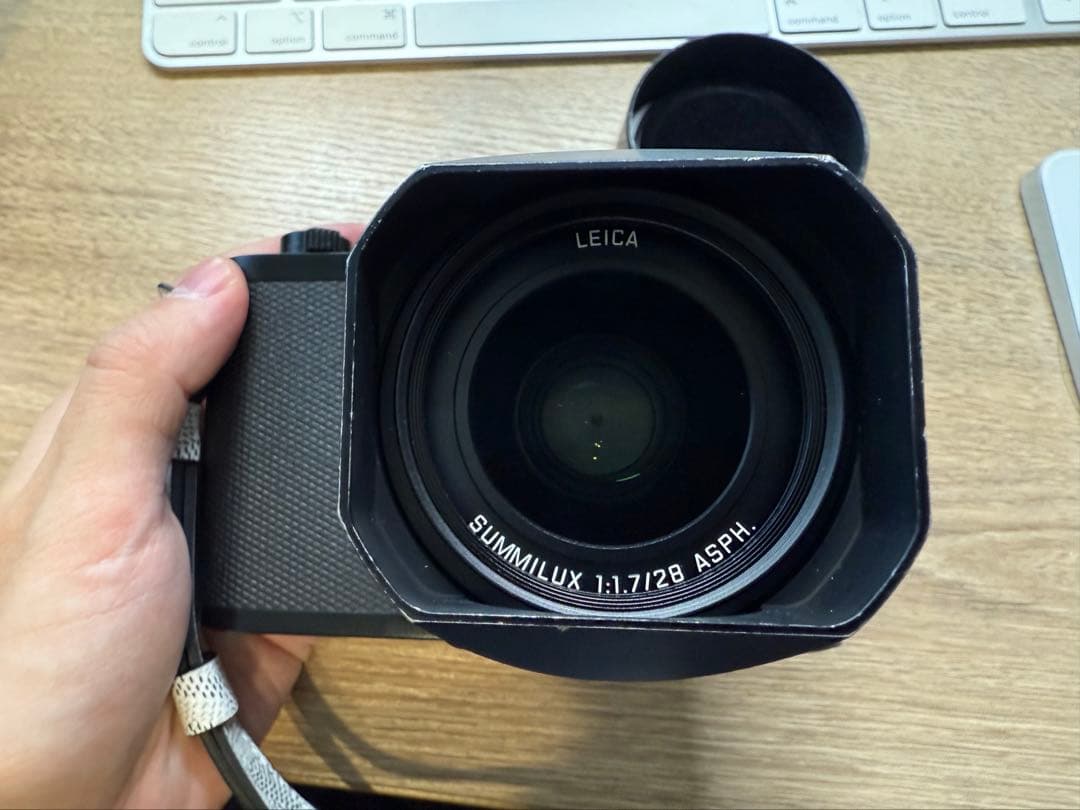 Leica Q2 コンパクトデジタルカメラ