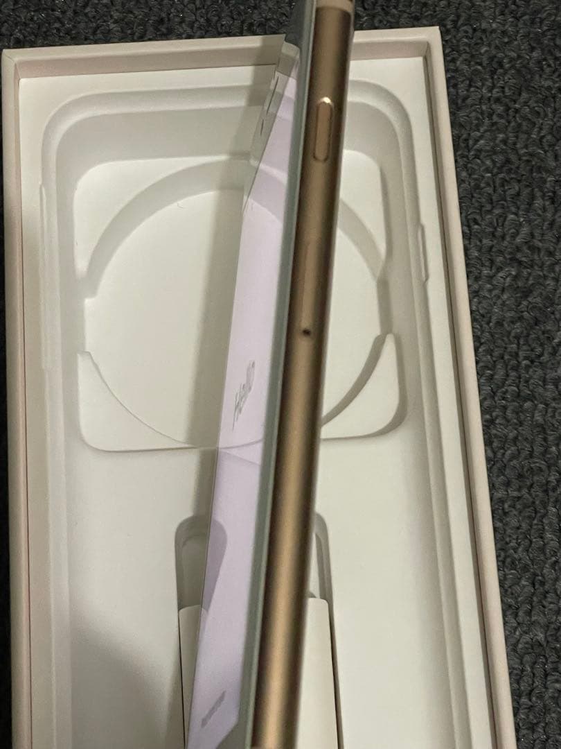 iPhone 8 64GB ゴールド SIMフリー 箱・充電器付き