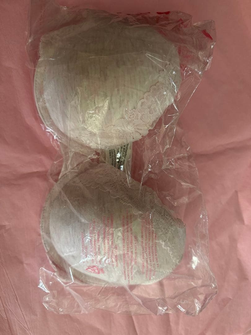 PINK VICTORIA’S SECRET MOMO着用 ブラジャー E65