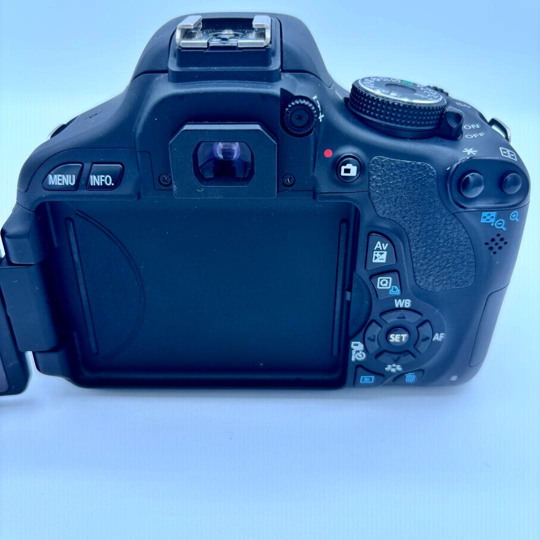 ★Canon EOS Kiss X5★一眼レフカメラ★キヤノン　デジタル　カメラ