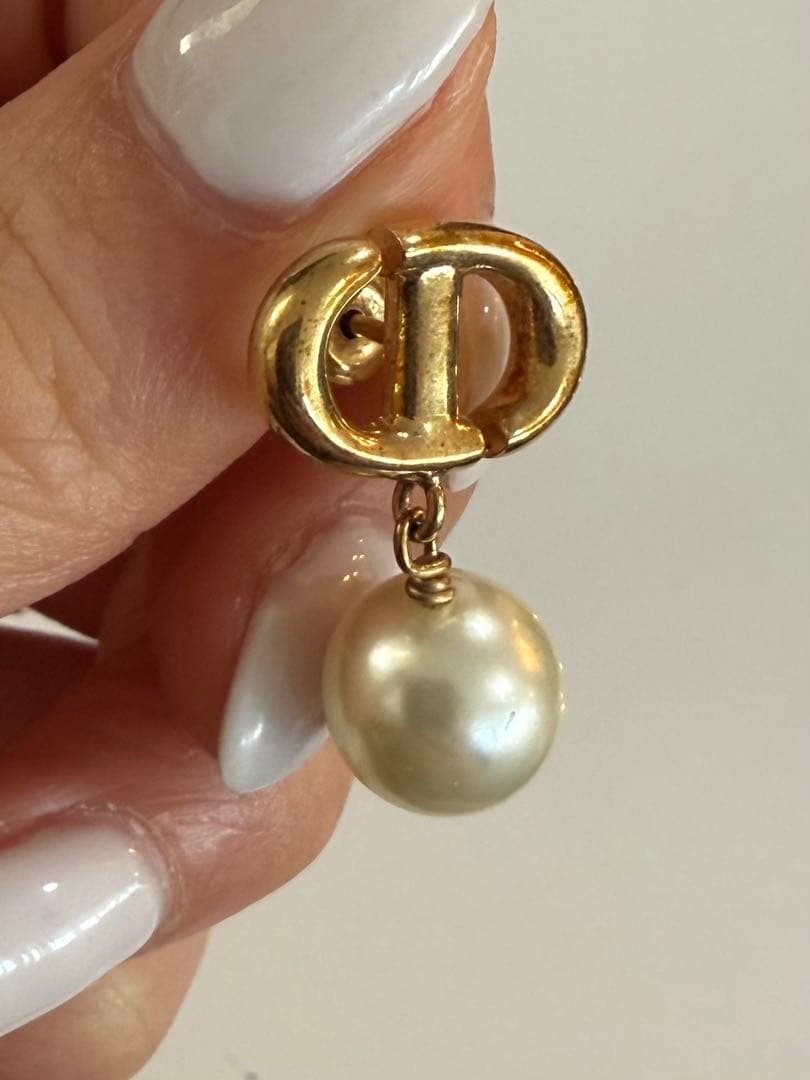 Dior ゴールドロゴピアス パール付き　クリスチャンディオール　ピアス　片方