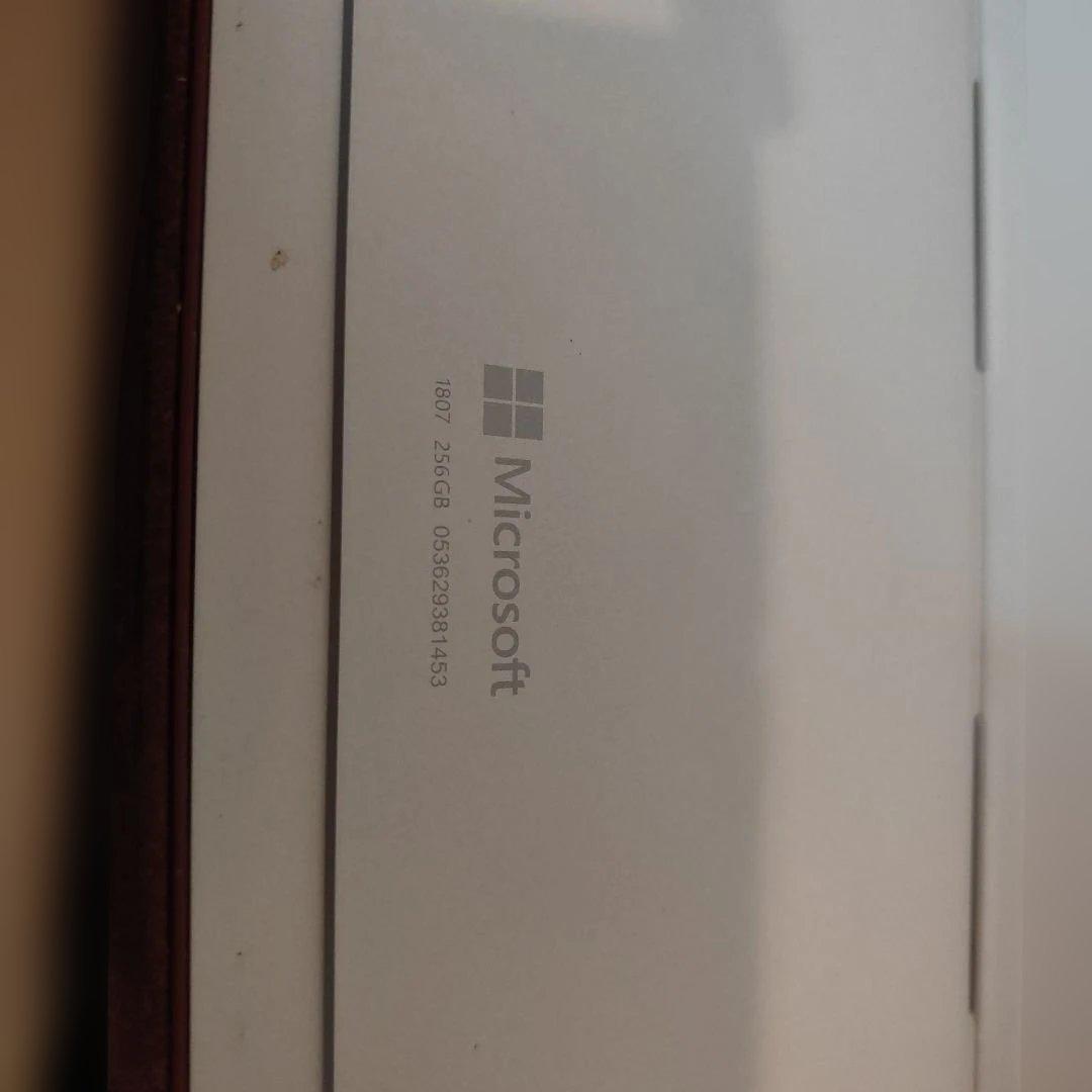 Surface Pro LTE Advanced- 256 GB 付属品充実