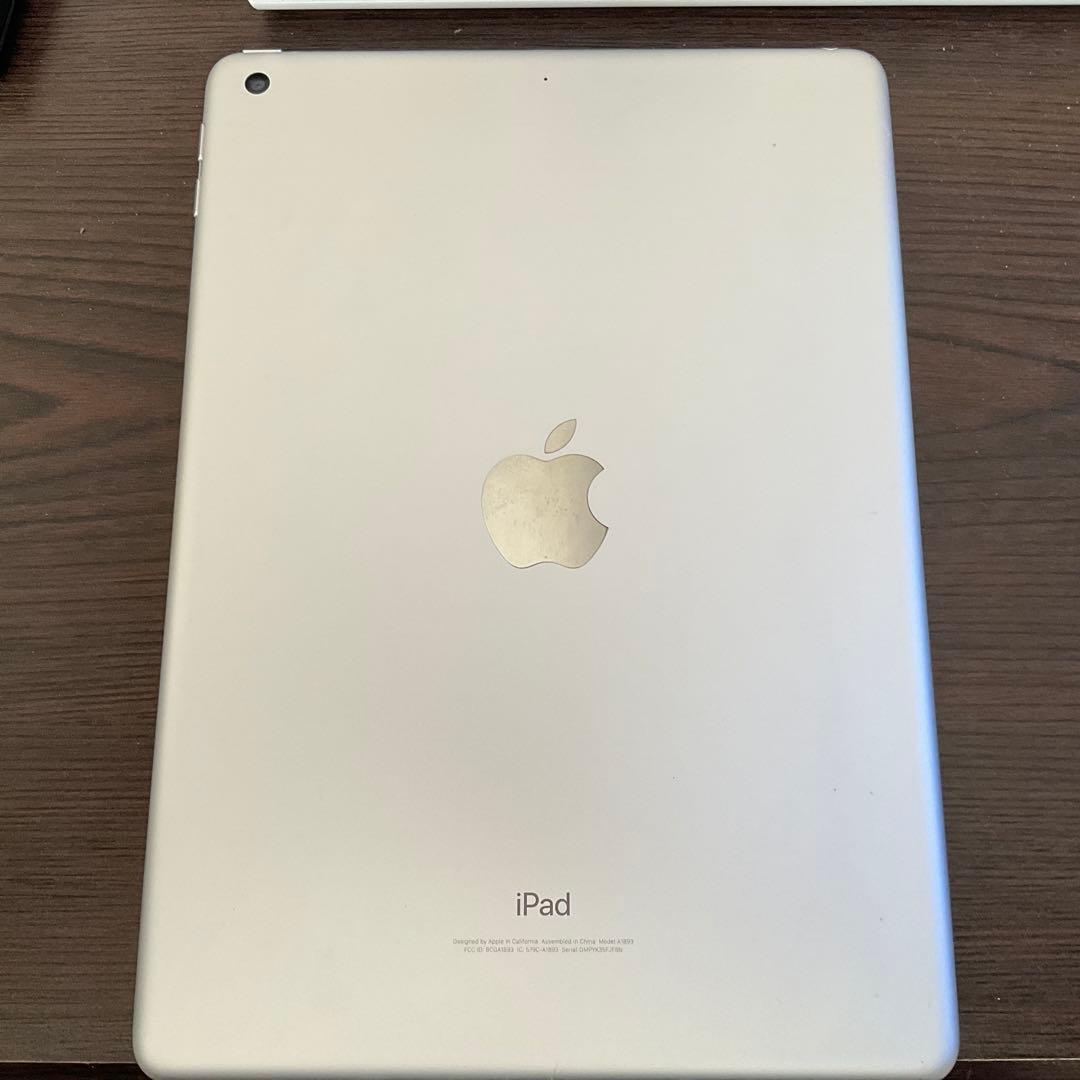 Apple iPad 本体 128GB 第6世代カバー付き