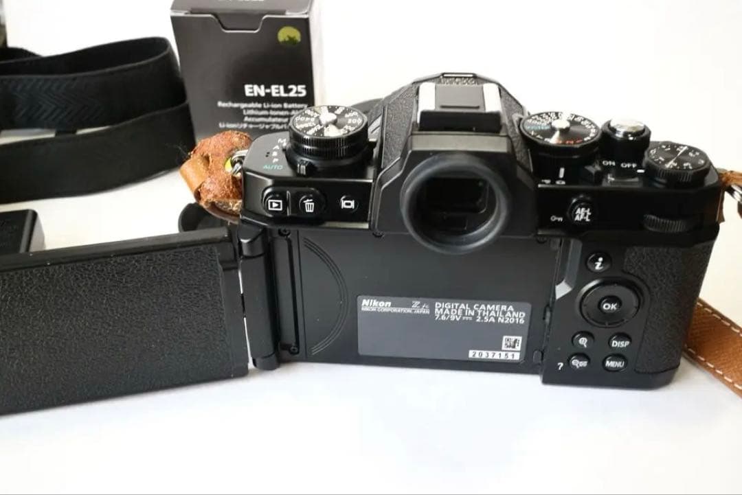 【元箱付】Nikon Zfc SE 28 2.8 バッテリー2個付