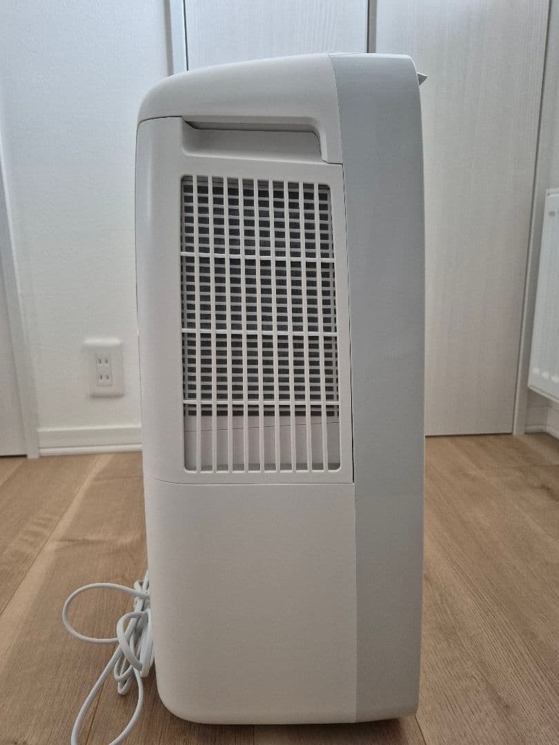 SHARP　除湿器　CM-N100