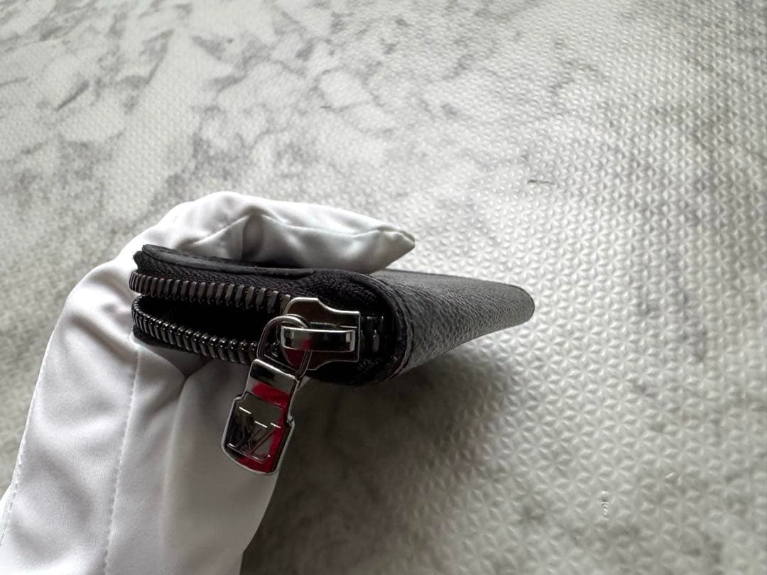 国内正規店購入　ルイヴィトン　モノグラムエクリプス M63536ケース