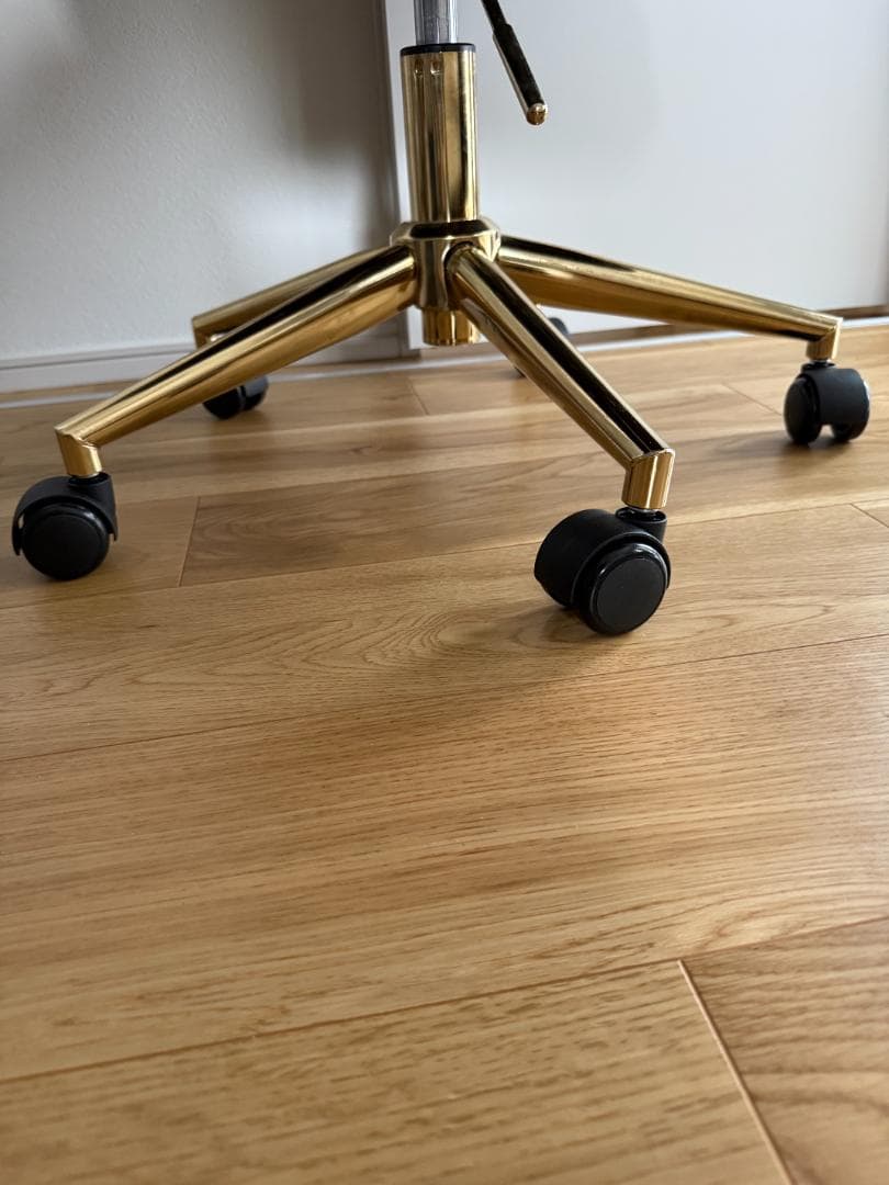 キャスター付きデスクチェア　ベロア生地