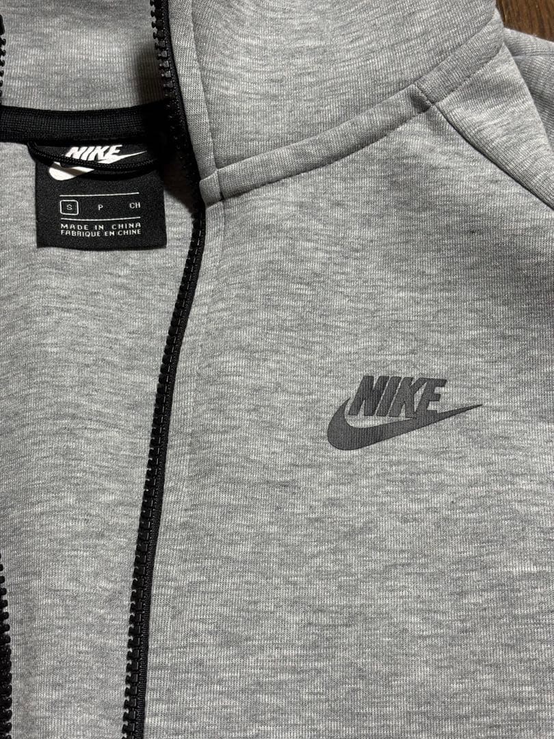 Nike 旧テック グレー Sサイズ