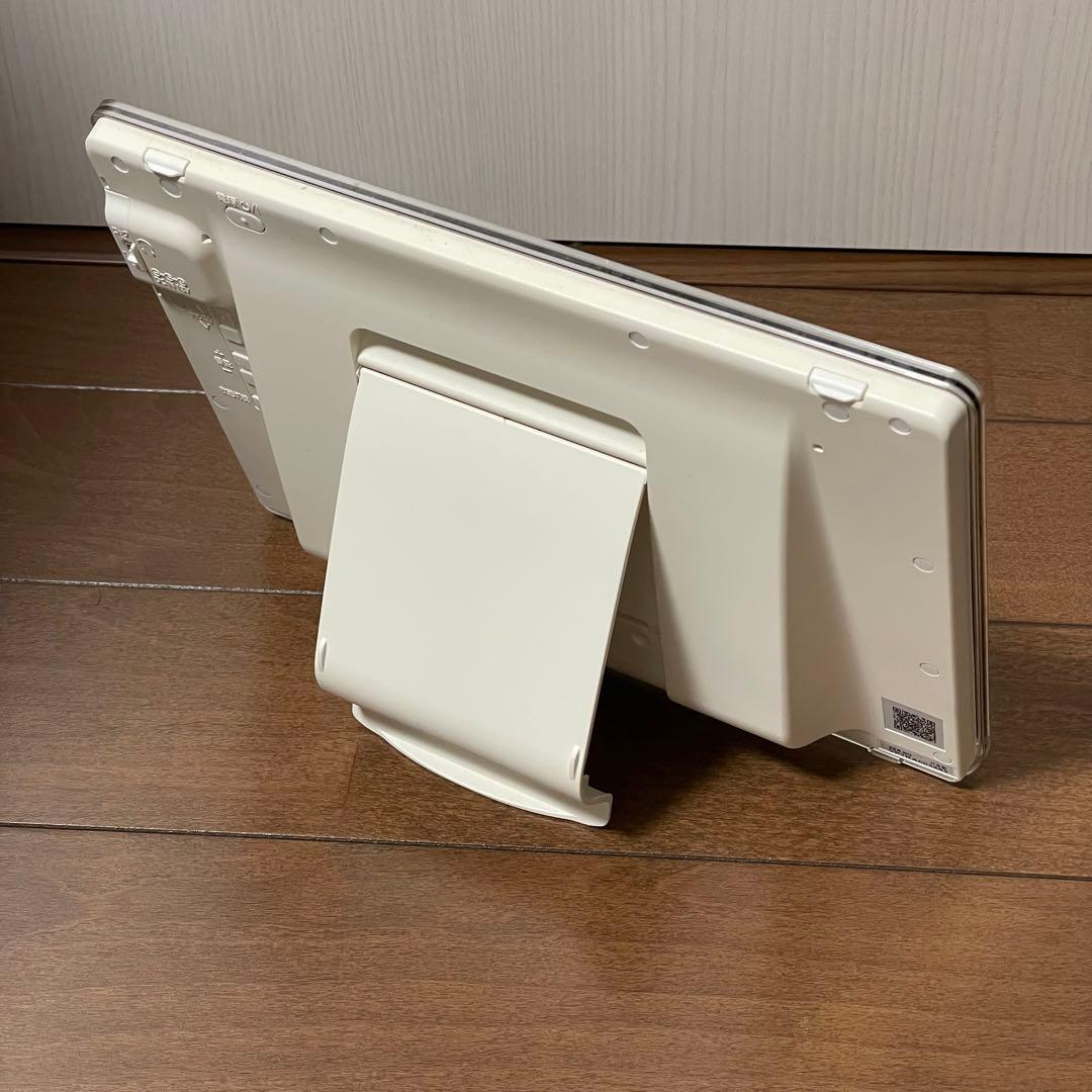 Panasonic ポータブルテレビ　VIERA UN-10E7