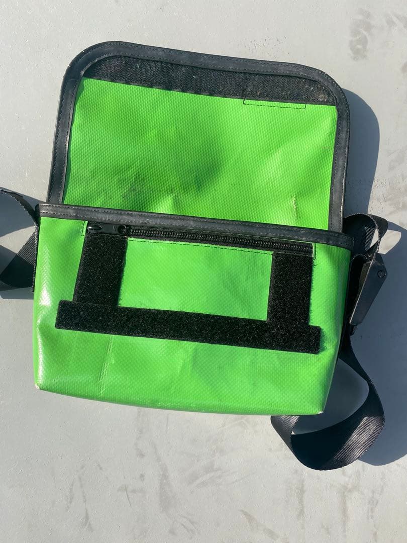 FREITAG メッセンジャーバッグ グリーン