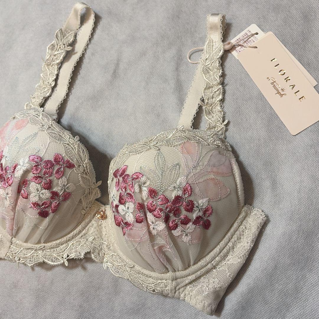 【専用】フロラーレバイトリンプ　パルファージュ　ブラ＆ショーツ　E65　２セット