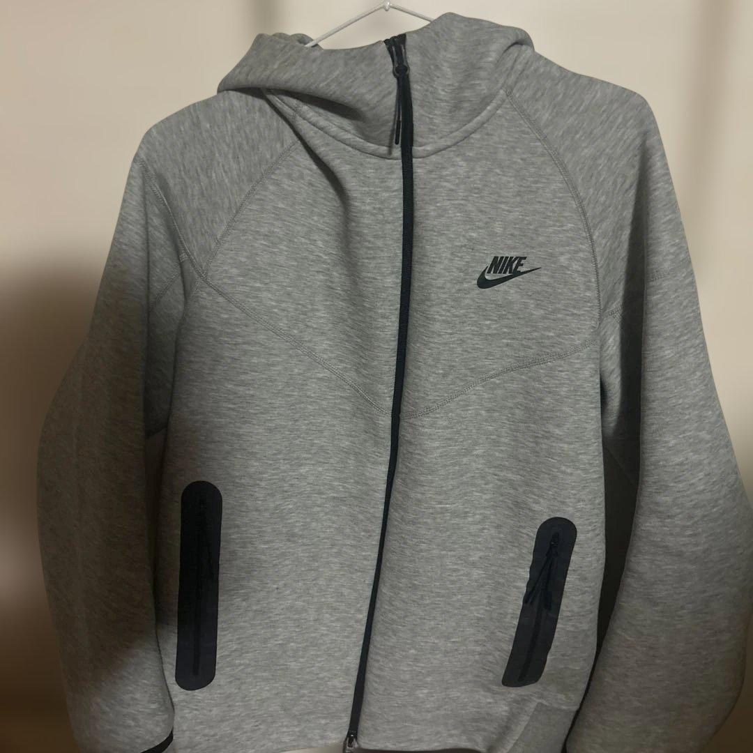 NIKEテックフリース　灰色　Mサイズ